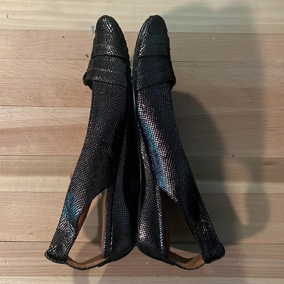 Gentle Souls It's So Fun Women's Size 7M Pewter Metallic Leather Sandal Shoe - Picture 2 of 5